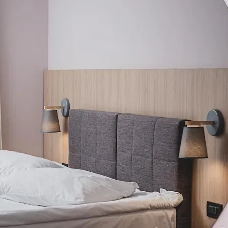 Nostromo מלון 3*