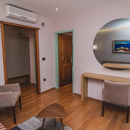 מלון Nostromo 3*