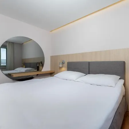 Nostromo Hotel 3*