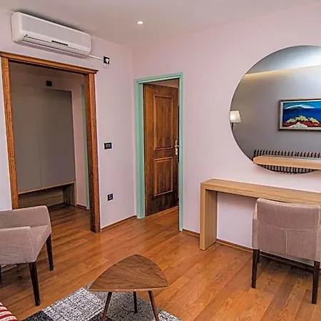 Nostromo Hotel 3*